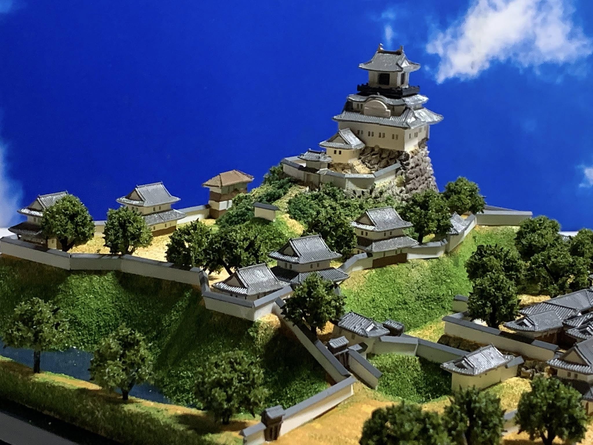 Amazon | [完成品] 日本100名城 掛川城 ケース付き お城 模型